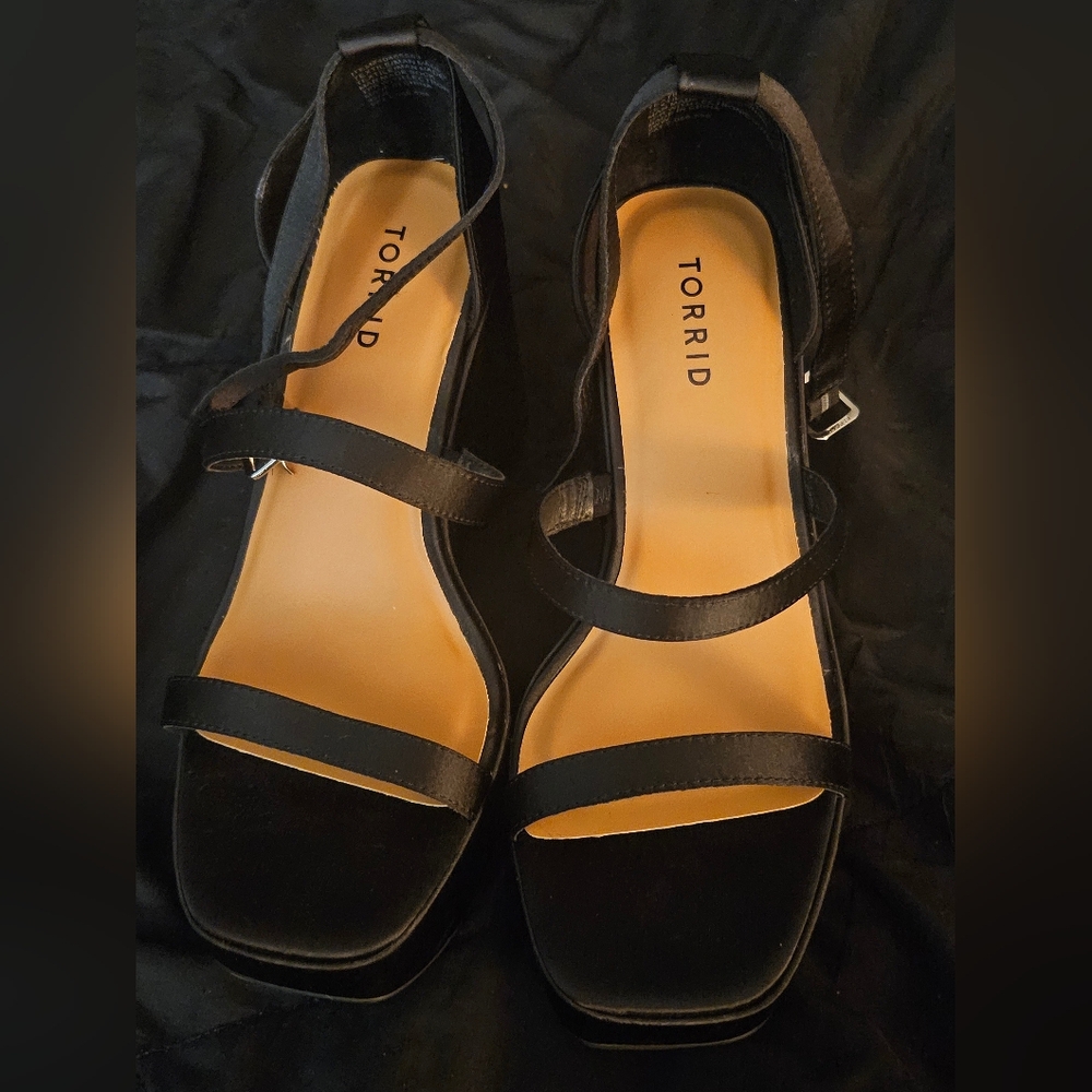 Triple buckle Wedges